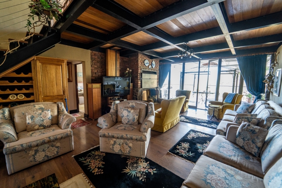 4 Bedroom Property for Sale in Woodland Hills Free State